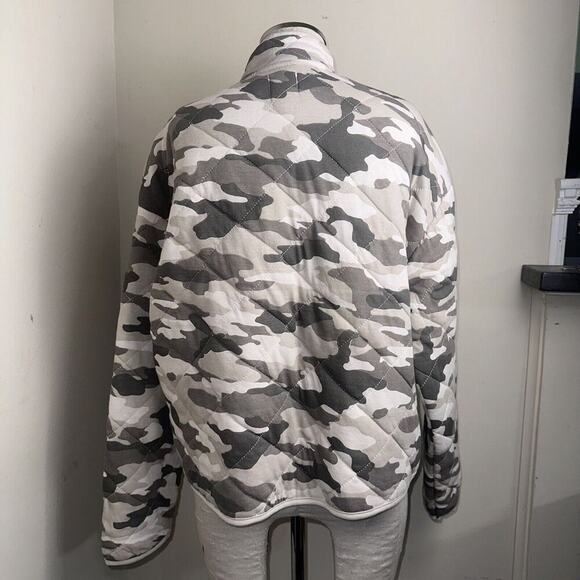 NWT Kensie Jeans Lightweight Camouflage Quilted Snap Front Jacket Sz Medium - Picture 7 of 11